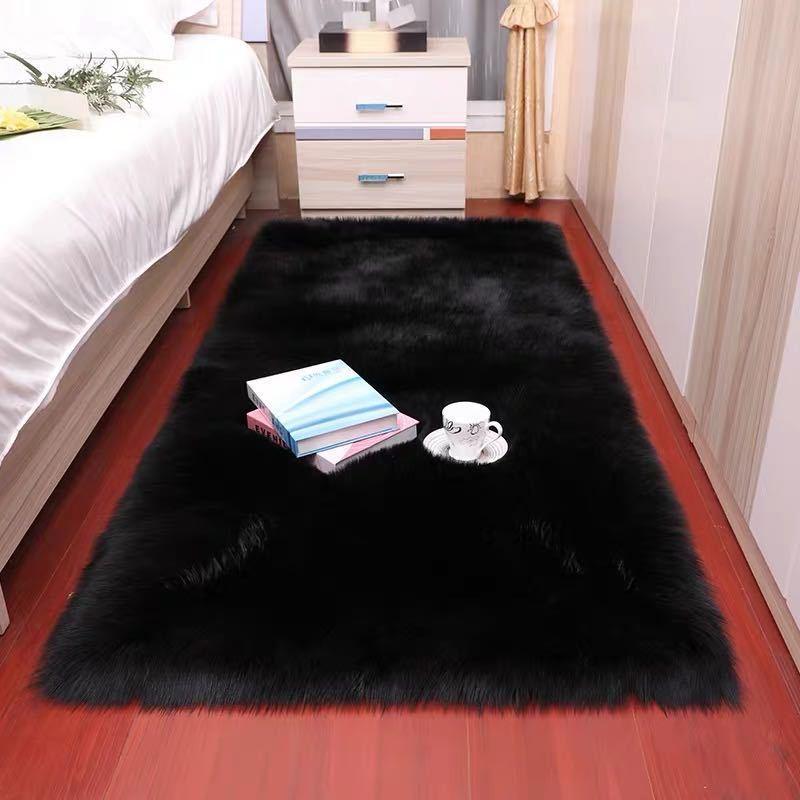Beautiful Fluffy Decorative Carpet - Pacisia