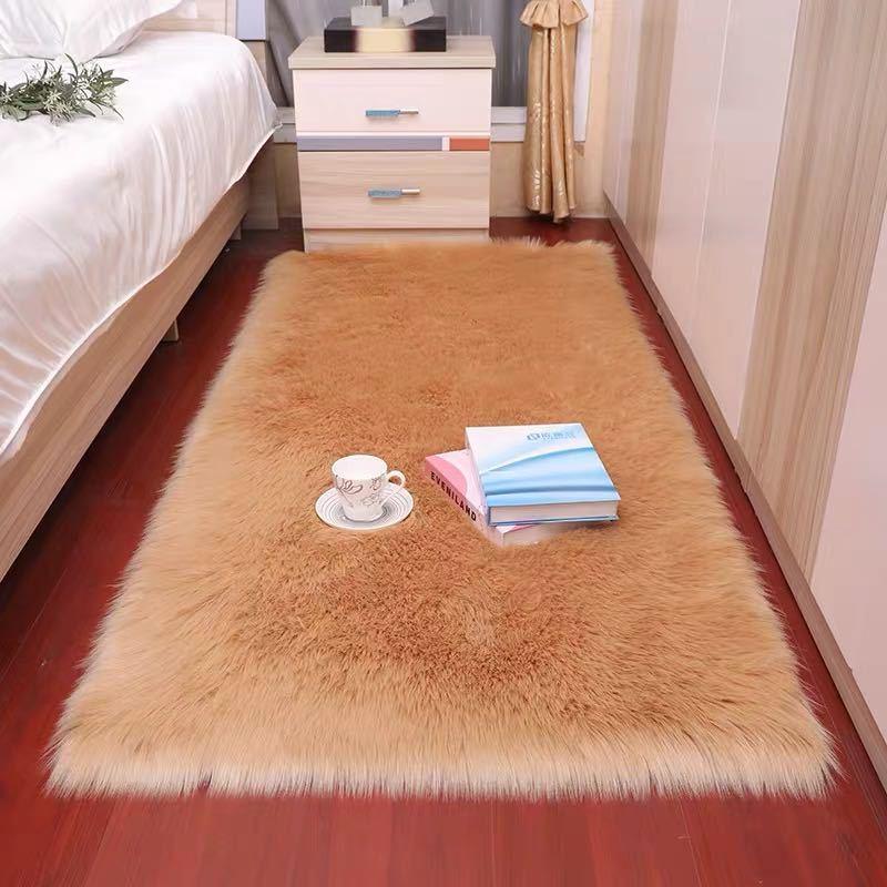 Beautiful Fluffy Decorative Carpet - Pacisia