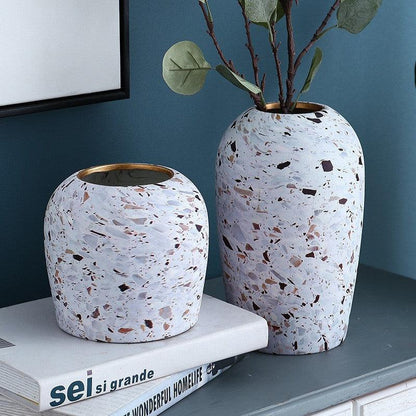 Ceramic Vase Dry Flower Arrangement In Living Room - Pacisia