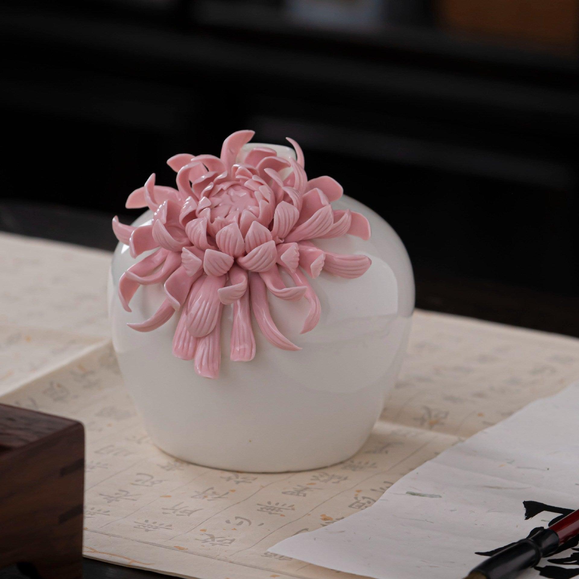 Hand Held Ceramic Flower Vase Pink - Pacisia