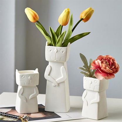 Literary And Modern White Ceramic Small Vase - Pacisia