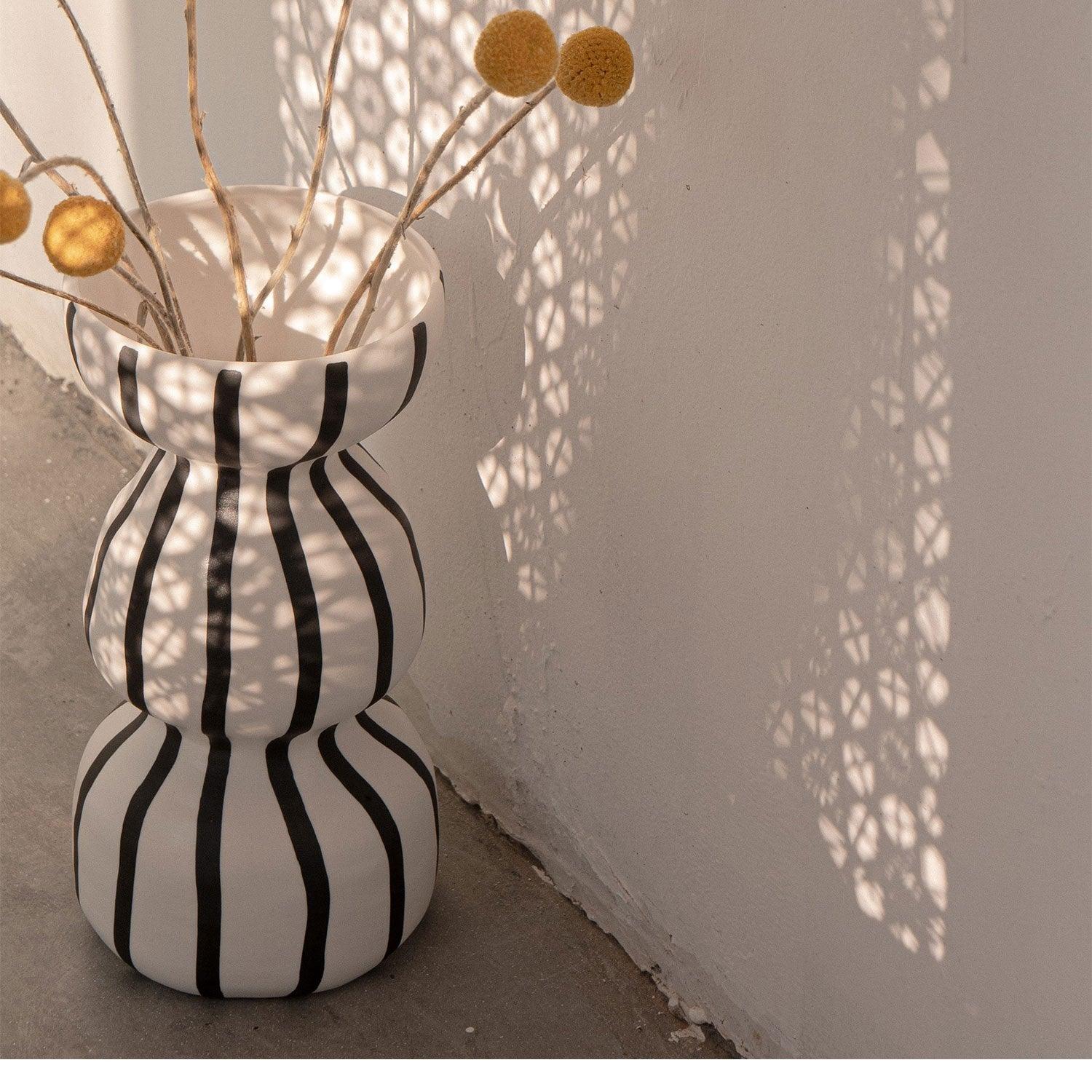 New Color Cream Wave Vase Lovely Ceramics - Pacisia