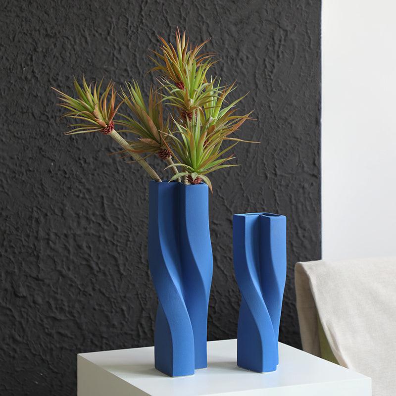 Simple Ceramic Vase With Dried Flowers Ornaments - Pacisia