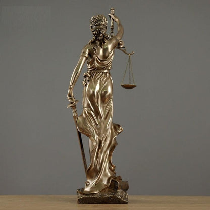 Statue of the goddess of justice - Pacisia
