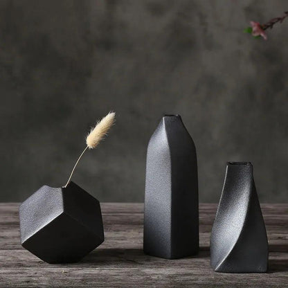 Black Glaze Vase - Pacisia